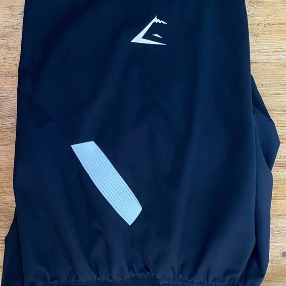 Women’s Gymshark Athletic Shorts Size Medium - Picture 5 of 5